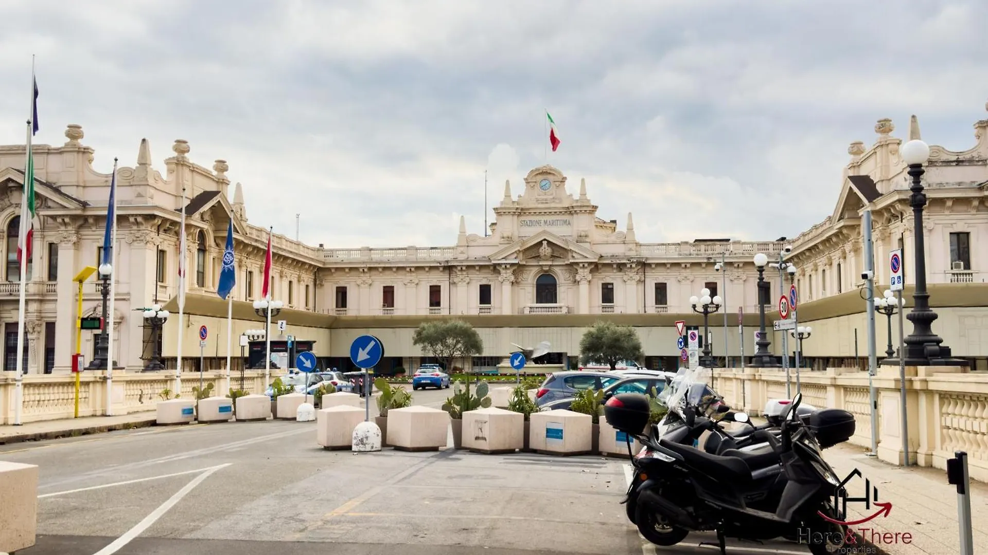 Prince Suite - Trains 4 Min - Ac - Super Wifi Genoa Apartment