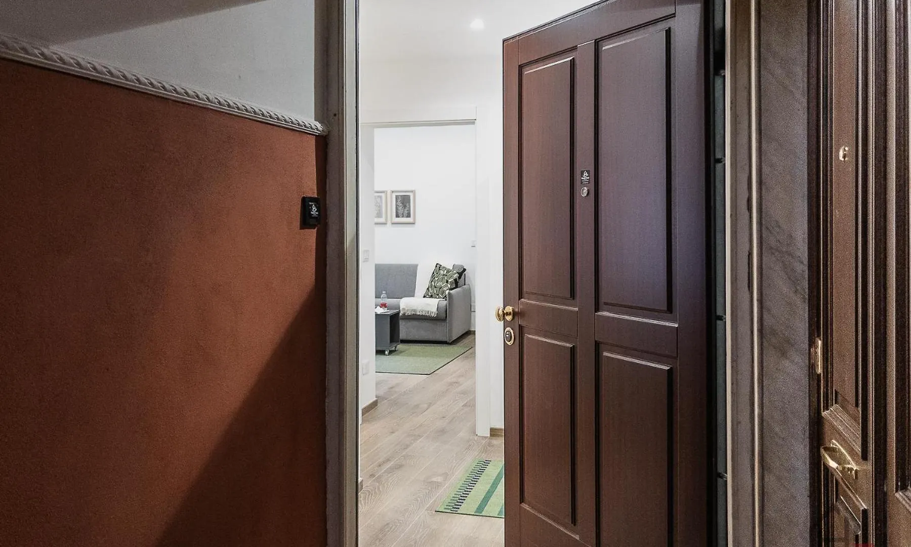 Prince Suite - Trains 4 Min - Ac - Super Wifi Genoa Apartment